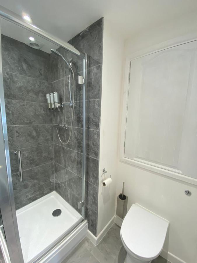 Modern 2 Bedroom Apartment, With Car Parking. Bitton Екстериор снимка